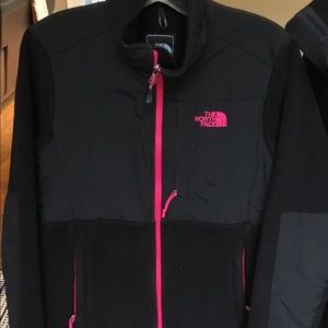 North face Women’s Denali Fleece